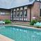 Cresta Churchill Hotel