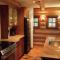 Foto: Snow Creek Cabins by Fernie Lodging Co 20/25