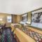 Super 8 by Wyndham Farmington