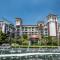 Summit Windmill Golf Suite Hotel at Suvarnabhumi