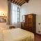 Castello di Fulignano Isalfredo ground floor apartment