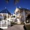 Villa Beach Cottages