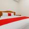 RedDoorz Plus near Ciputra World Kuningan 2