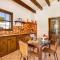 Casa con jardín y piscina - MORELL ONZE