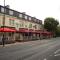 Whites Hotel