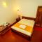 Dayanithi Guest House