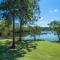 Foto: Emerald Beach Lake Front Estate 22/53