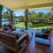 Foto: Emerald Beach Lake Front Estate 13/53