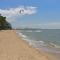Baan Dhewaran Beachfront Villa - 纳仲天