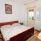 Foto: Rooms with a parking space Novi Vinodolski - 5588 8/21