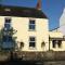 Nythfa Guest House