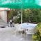Apartments and rooms with parking space Bol, Brac - 2878