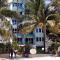 Sunny Beachfront Studio