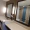 Wave Street Inn - Monterey