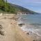 Apartments with parking space Bol, Brac - 2884