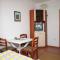 Apartment Povljana 3316g
