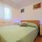 Foto: Apartments by the sea Mavarstica, Ciovo - 10363 5/17