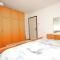 Apartments with a parking space Fazana - 7230