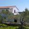 Apartments with a parking space Maslinica, Solta - 5184