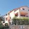 Foto: Apartments with a parking space Vrboska (Hvar) - 552 8/55