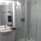LESTRAN, 4 kms des plages, port, GR 34 et 2 h 15 Paris LGV