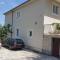 Foto: Holiday house with a swimming pool Kastel Novi, Kastela - 11122 8/23