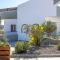 Hillside Studios & Apartments