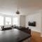 Stunning Contemporary Apartment - Free Parking - 5 Minute Walk To The Beach - Great Location - Fast WiFi - Smart TV With Netflix Included - Contractor Friendly - Perfect For Short and Long Stays