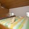 Apartments by the sea Promajna, Makarska - 2588