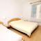 Apartments by the sea Vinisce, Trogir - 5982