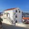 Foto: Seaside apartments with a swimming pool Okrug Donji, Ciovo - 8664 7/53