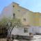 Apartments with parking space Omis - 10362