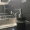 Cosy 2 bedroom Apartment -Heathrow Airport