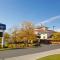 Travelodge by Wyndham Oshawa Whitby - Oshawa