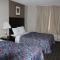 Coratel Inn and Suites Maple Grove - مابل غروف