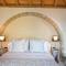 Moni Emvasis Luxury Suites