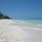 Hollywood Beach Suites Turks and Caicos - Whitby