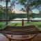 Foto: Emerald Beach Lake Front Estate 4/53