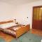 Apartments with parking space Novi Vinodolski - 5582