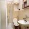 Apartments with parking space Novi Vinodolski - 5582
