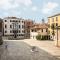 Ca’ del Monastero 6 Collection Chic Apartment for 4 Guests with Lift