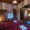 Elatos Rooms