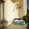 Spacious apartment by the sea 8+4