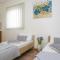 Lucky Luke Pool Apartments
