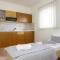 Lucky Luke Pool Apartments