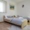 Lucky Luke Pool Apartments