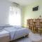 Lucky Luke Pool Apartments