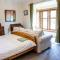 Shelburne Lodge
