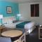 Howard Johnson by Wyndham Holbrook