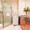 Westlake 7 Service Apartment
